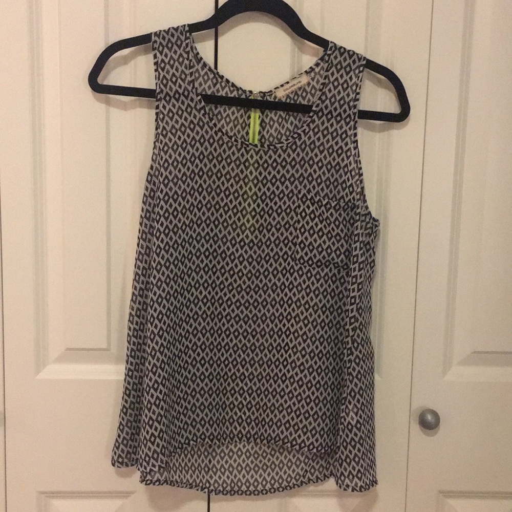 Geometric top - Picture 2 of 2